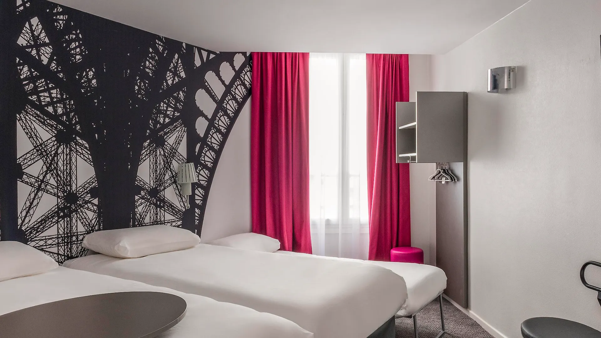 Hotel Ibis Styles Eiffel Cambronne 3*