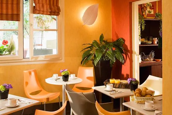 Ibis Styles Eiffel Cambronne Hotel 3*